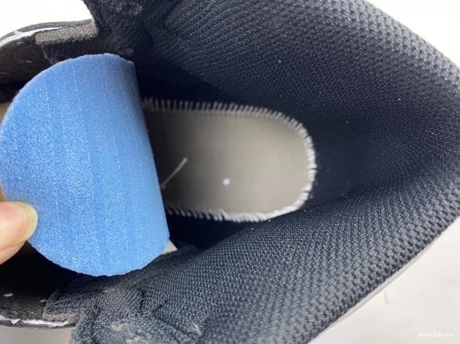 One Kick Jordan 1 Retro (2014) Air Black 555088-010 White 0810
